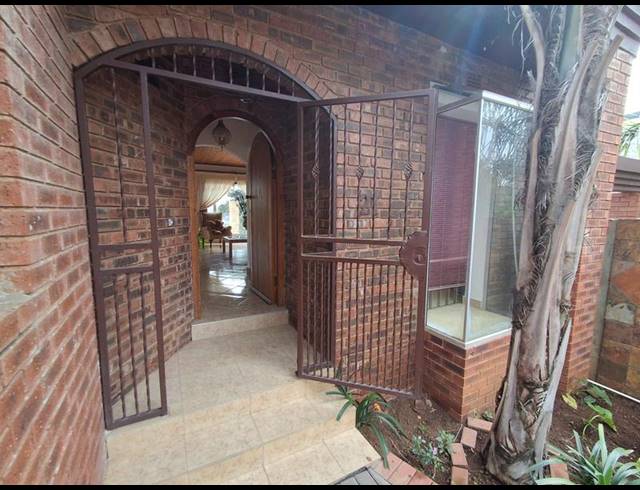 3 BEDROOM HOUSE FOR SALE IN GLENVISTA